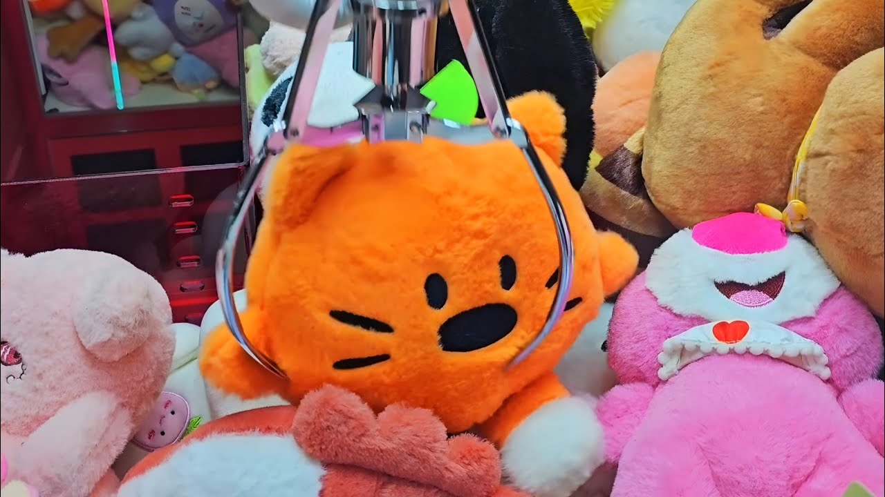 Catching Cute Toys from Different Claw Machines – Fun Arcade Challenge 🧸✨