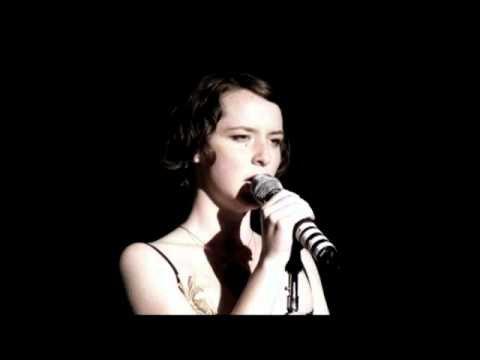 Experimental: I'm A Fool to Want You by Cara Dineen (Intro with Dee Dee Bridgewater) bekijken op YouTube