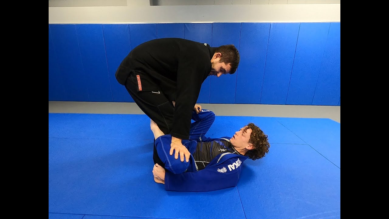 Defend the De La Riva guard and take the back - YouTube