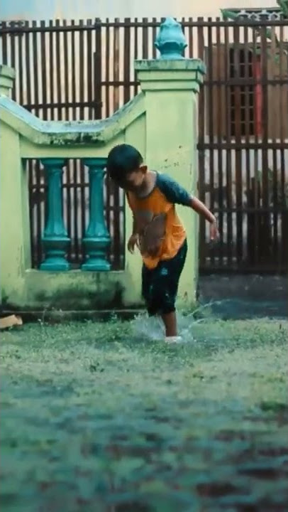 Anak Kecil Hujan Hujanan Aesthetic #shorts
