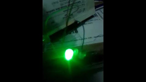 Esquema de um semáforo simples com arduino uno.