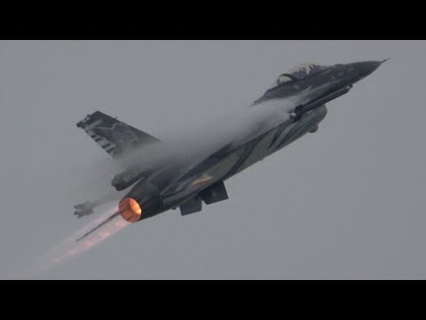 4Kᵁᴴᴰ BAF F-16 Demo Team DARK FALCON is flying in DARK SKY @ RADOM AIRSHOW 2018