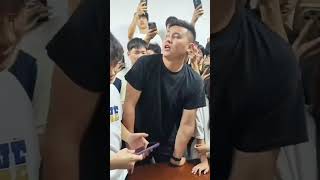 4月24号广西南宁广西演艺职业学院有不少学生在抖音上反映学校违规招生 上了一年被校方告知未被录取 没有学籍 引起学生的不满 4月25号学生集体抗议