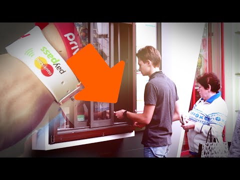Что будет если в России платить браслетом? | Жизненно
