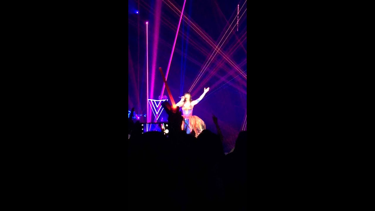 FireWork / Katy Perry @The Prismatic World Tour in Tokyo Metropolitan Gymnasium (東京体育館)