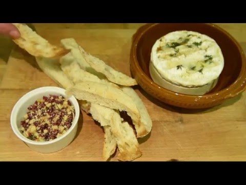 Easy Weekday Recipes | Baked Camembert with honey and walnuts