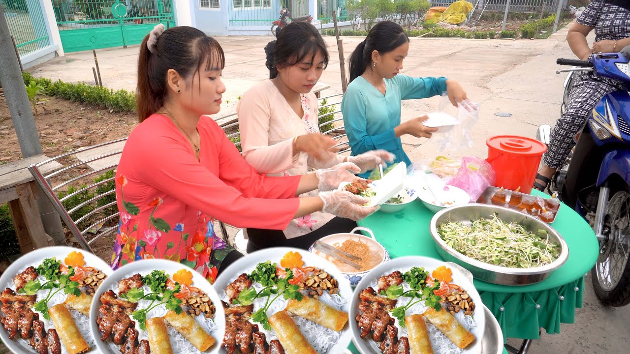 Sáng Sớm Bán BÚN CHẢ GIÒ THỊT NƯỚNG Trước Cổng Trường Quá Đắc Không Kịp Nướng Thịt