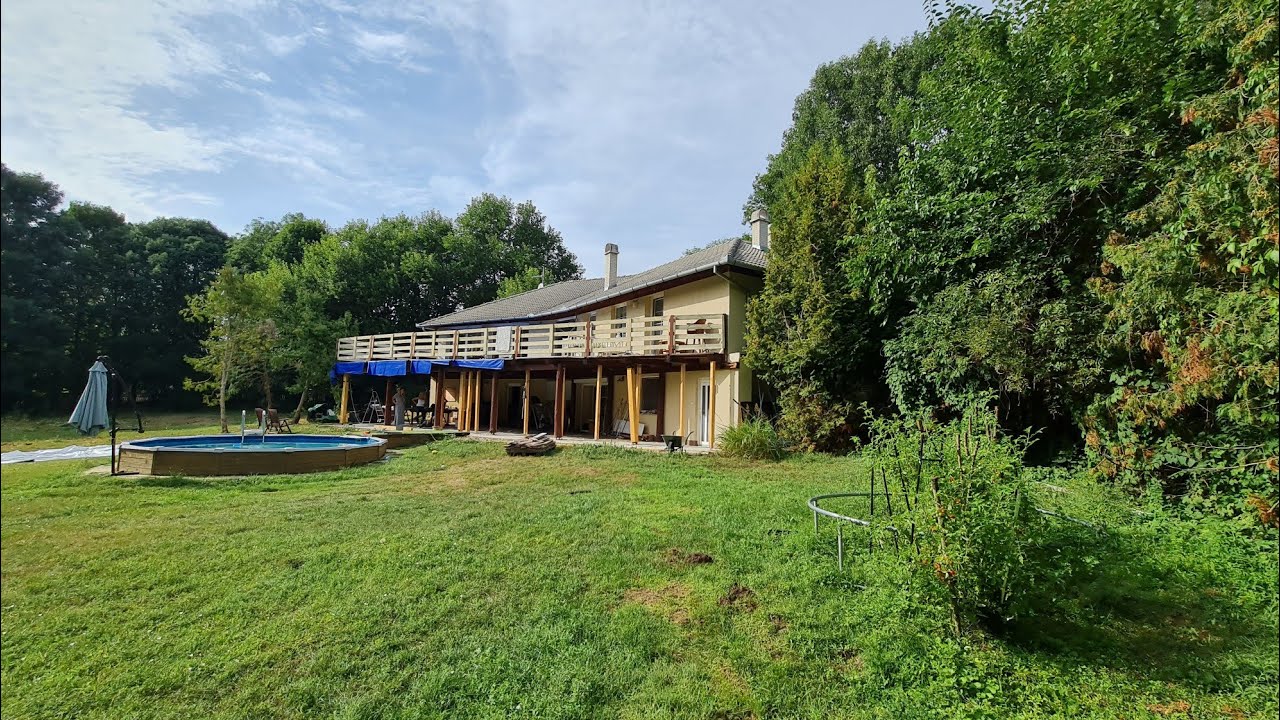 House for sale by BALATON with 1 HA grond 399.000.€ /159 MFt