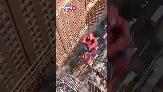Oh BAHAYA!! Spiderman melompat dari gedung tinggi 😱