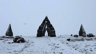 Nieva en el Arctic Henge