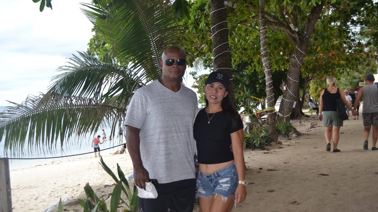 When You Give Her Your Money It's Not A Scam!