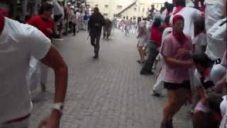 Pamplona - Running With the Bulls HD - July 7th 2011 (1st Day) (Close Calls!!!)
