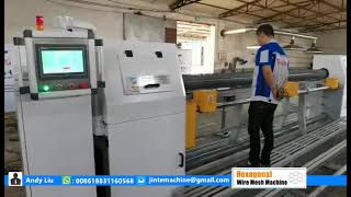 Automatic hexagonal wire netting machine