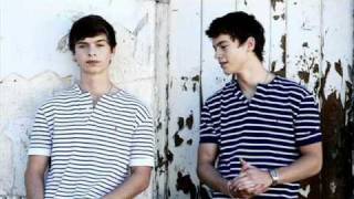 locnville lines in the sky