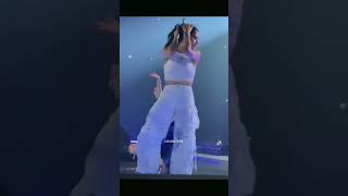 Becky G baila en la canción de Rauw Alejandro #rauwalejandro #beckyg #shorts