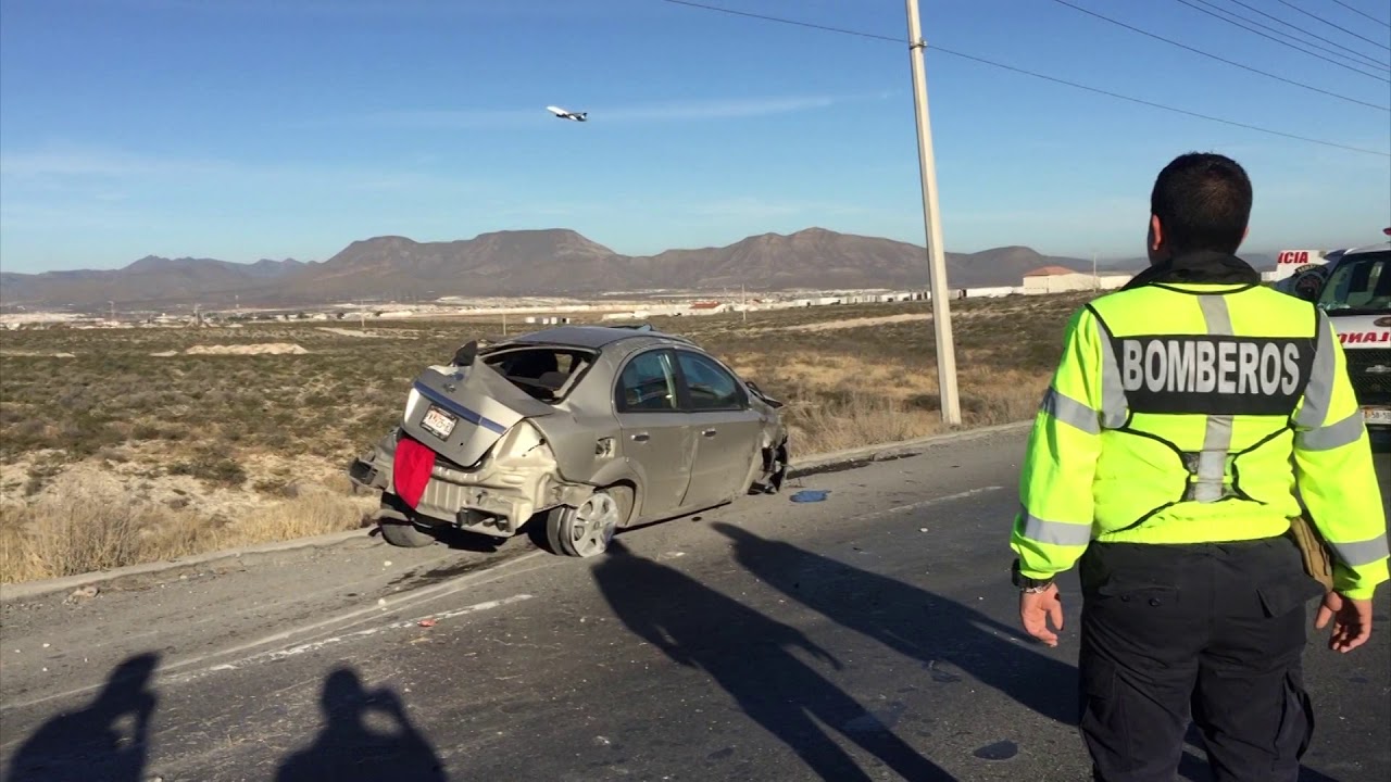 Exceso de velocidad mata a conductor - YouTube