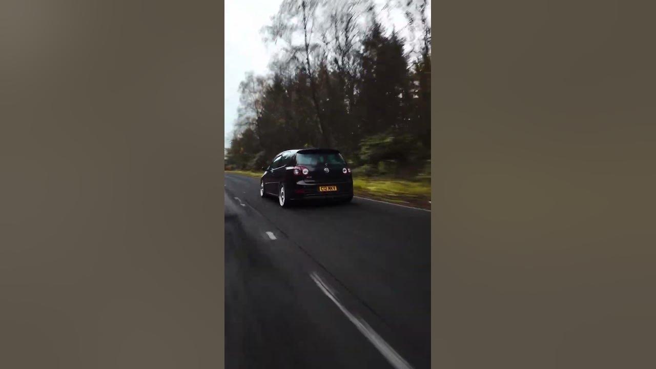 Golf MK5 R32 Exhaust Sound and Flames 🔥😎 #vwgolf #golfr32 #golf5 @craigyyboi @lmtve_