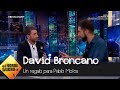 El regalo de David Broncano a Pablo Motos envuelto en una bolsa de plástico - El Hormiguero 3.0