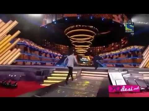 Varun Dhawan & Ranveer Singh's funny Dance on Sun Saathiya at Filmfare Awards| Funny Video 😂😂