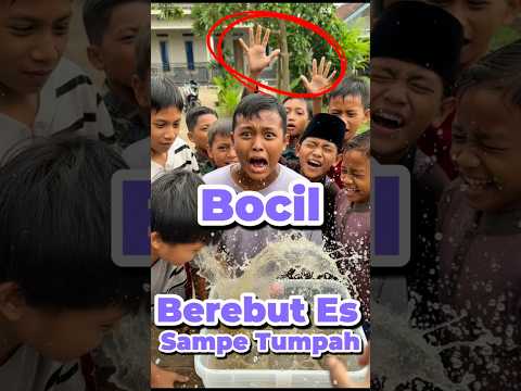 Bocil serbu es cincau sampe tumpah #anakdesa #minivlog #eskopicincau #tumpah #takjil