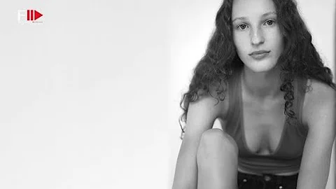 Top Newcomer EMILY BENNETT Model FW 2022 - Fashion...