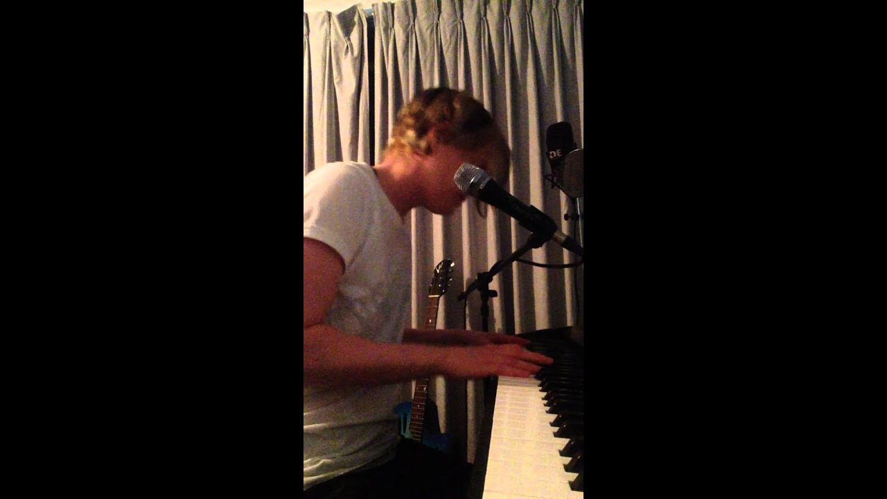 singer 8280 Knocking On Heavens Door - Guns n Roses cover by Talia