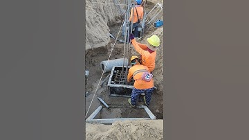 Technical Install stirrup with rebar to cast footing concrete