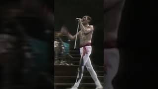 Can't get enough of this video clip of Queen performing 'Hammer to Fall' in Rio, Brazil 1985! 🇧🇷