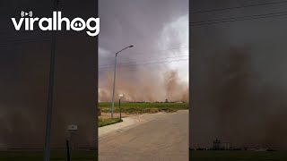 Mile Wide Dust Storm in Lubbock || ViralHog