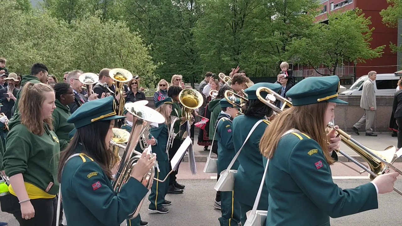 kb-x-grunerl-kka-marching-band-at-the-norwegian-constitution-day-parade