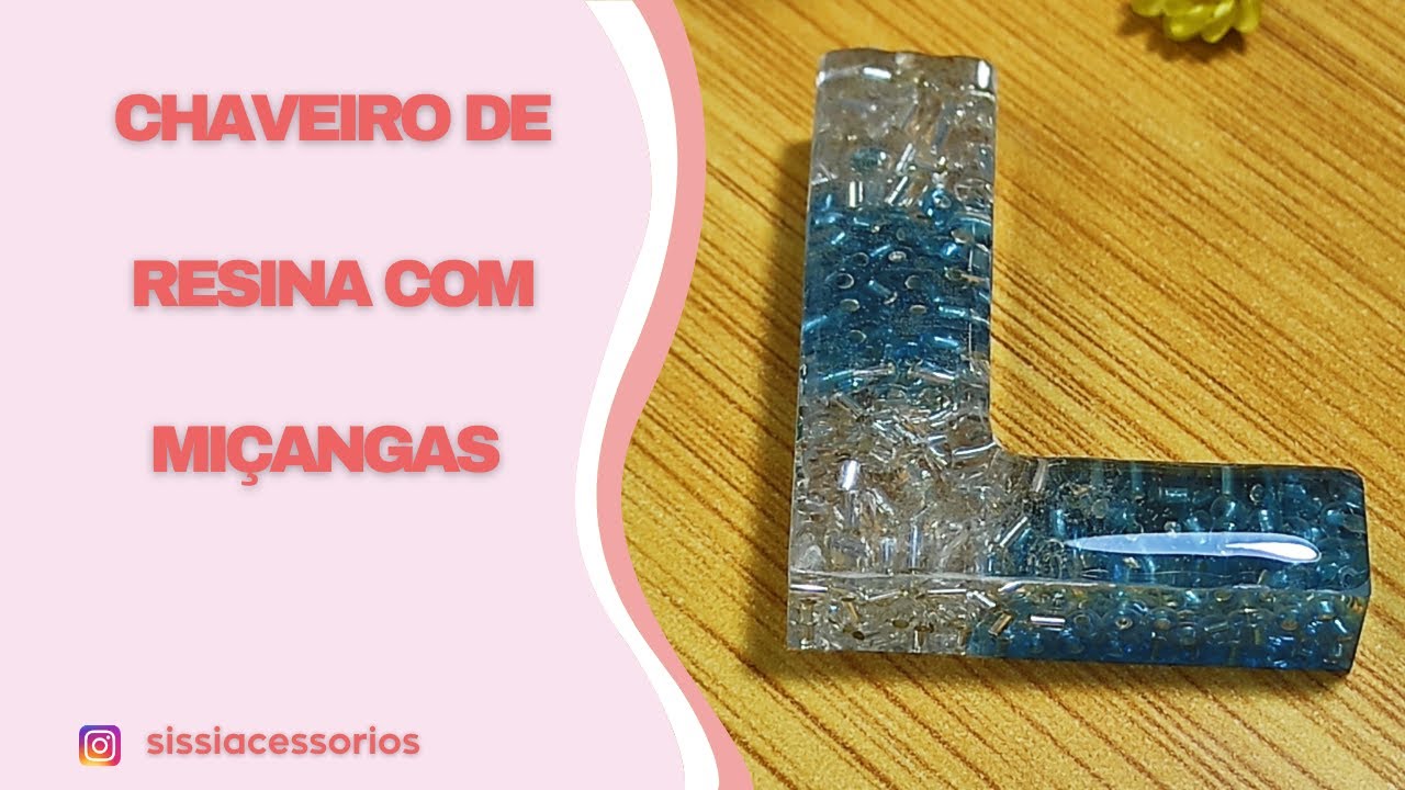 Chaveiro de RESINA EPÓXI personalizado com MIÇANGAS