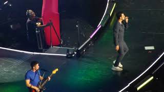 Jonas Brothers - Cake by the ocean (live) - Happiness Begins tour (Orlando)