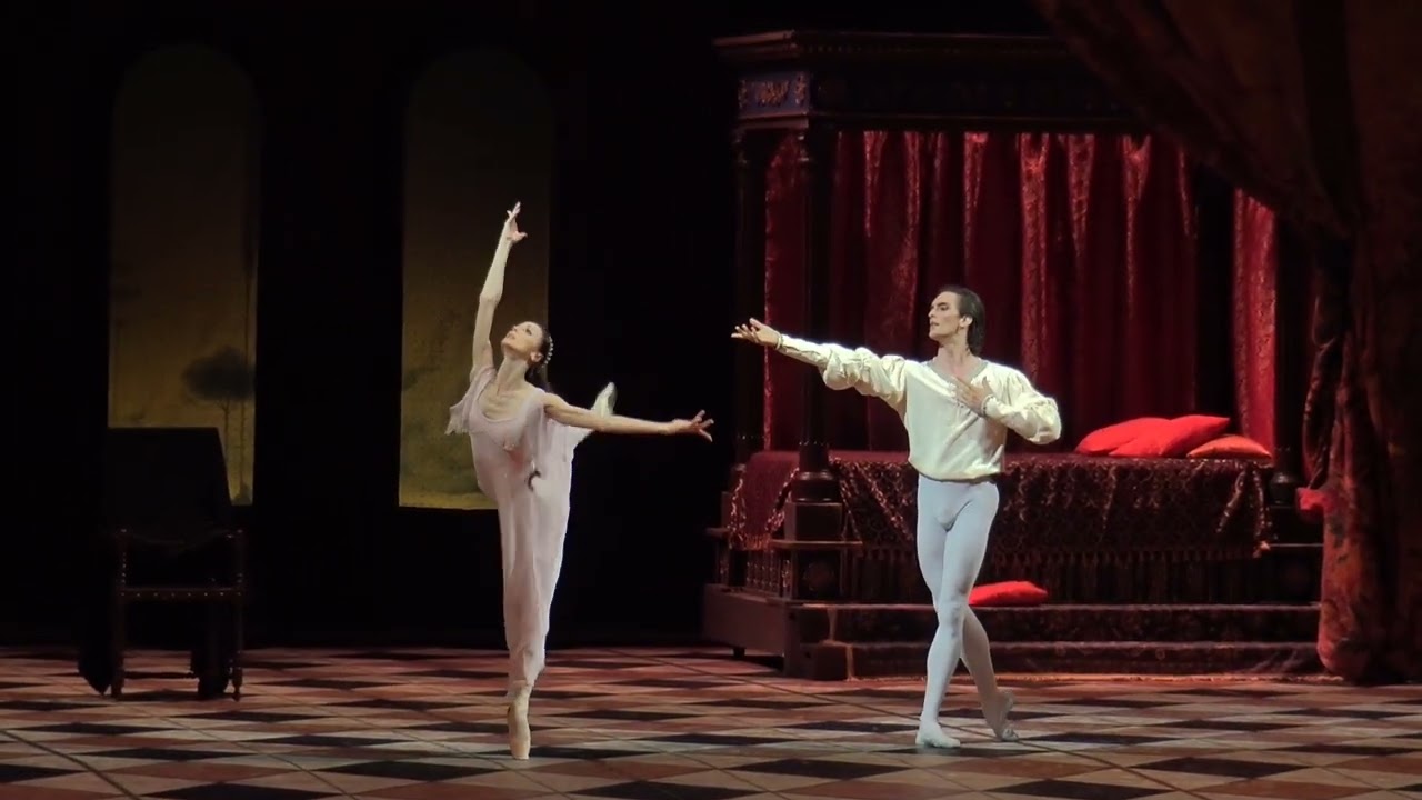 Svetlana Zakharova and Artemy Belyakov in ballet Romeo and Juliet