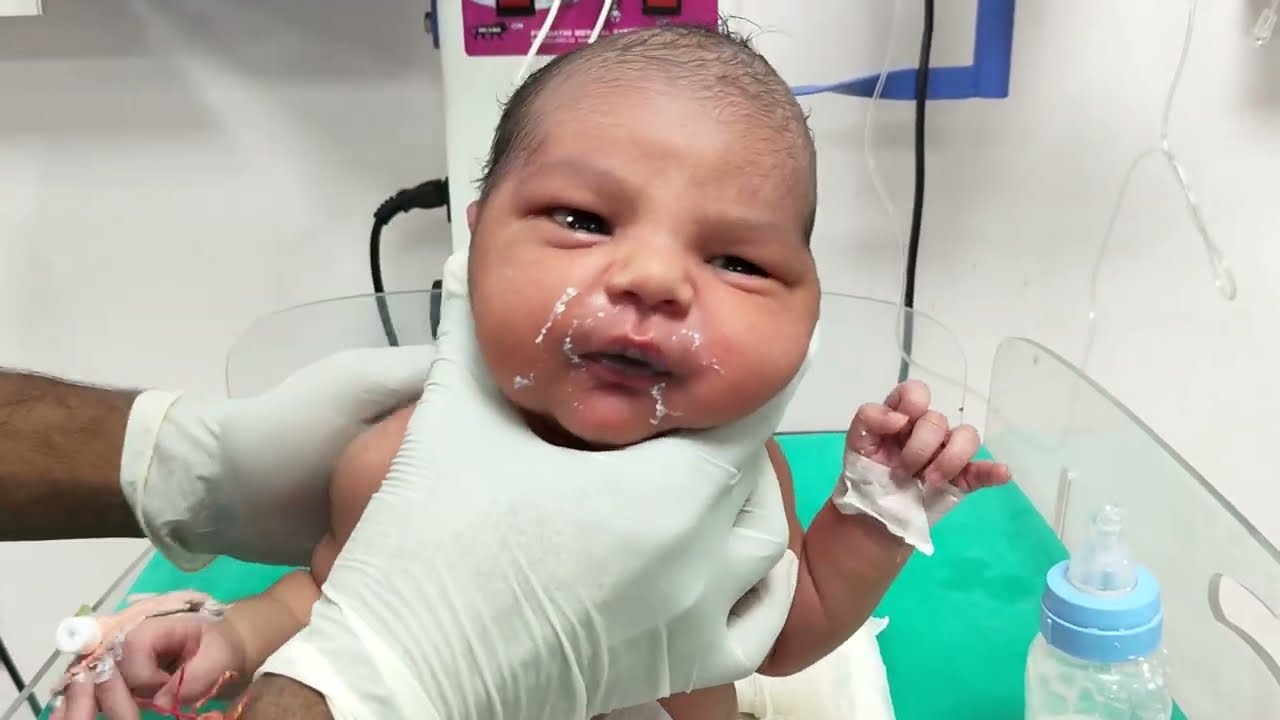 Newborn Baby Crying for Milk 😭 | Heartbreaking & Sweet Feeding Moment ❤️