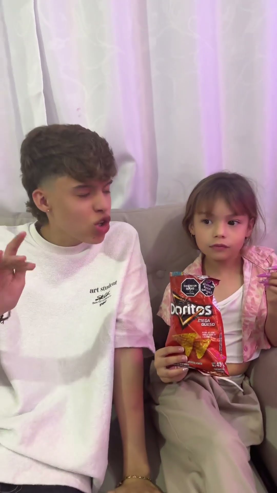 Cuando no te comparten unos doritos #humor #cosasdefamilia #comedia #humorfamiliar #shortviral