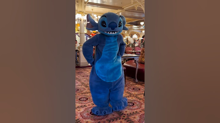 Stitch is at Character Breakfast, Disneyland Paris