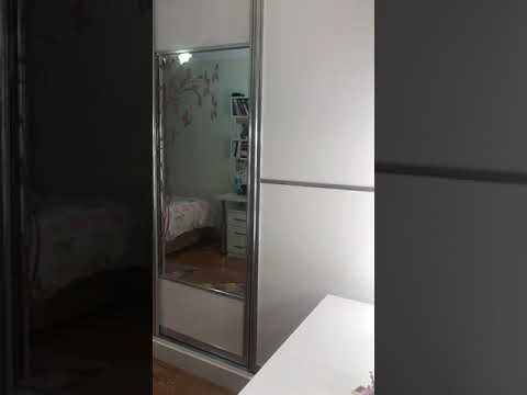 Video: Aynalı Köşe Tuvalet Masası (40 Fotoğraf): Masif Ahşaptan Yapılmış Makyaj Için Bayanlar Odası Ve Boyutları