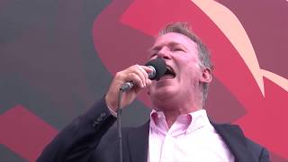Jim Cornelison sings The Star-Spangled Banner at Chicagoland Speedway, 2017