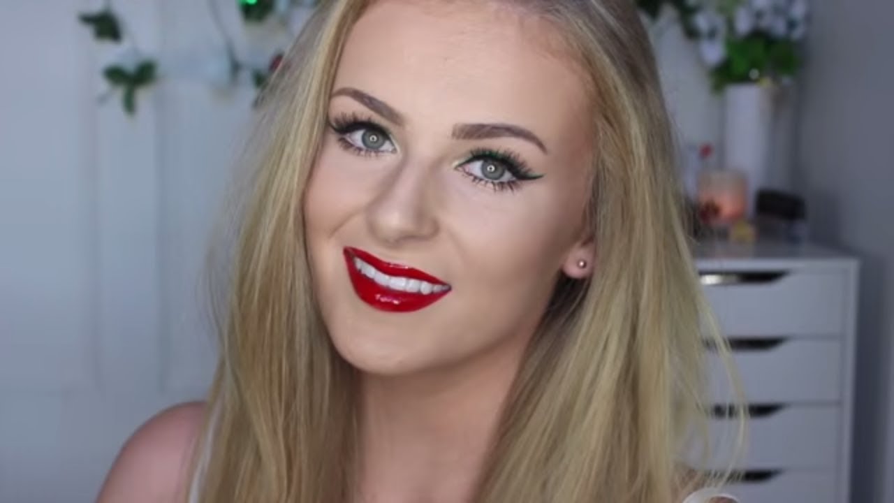 CHRISTMAS Day Makeup | GREEN Glitter Eyeliner!