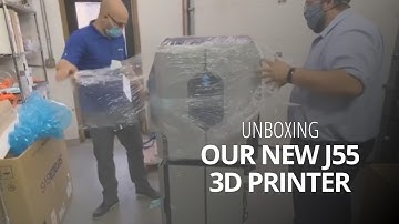 3D Printer Unboxing of the New Stratasys J55 With Round-Table Printing Technology