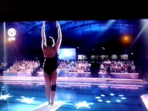 Patty duikt op haar buik!!!