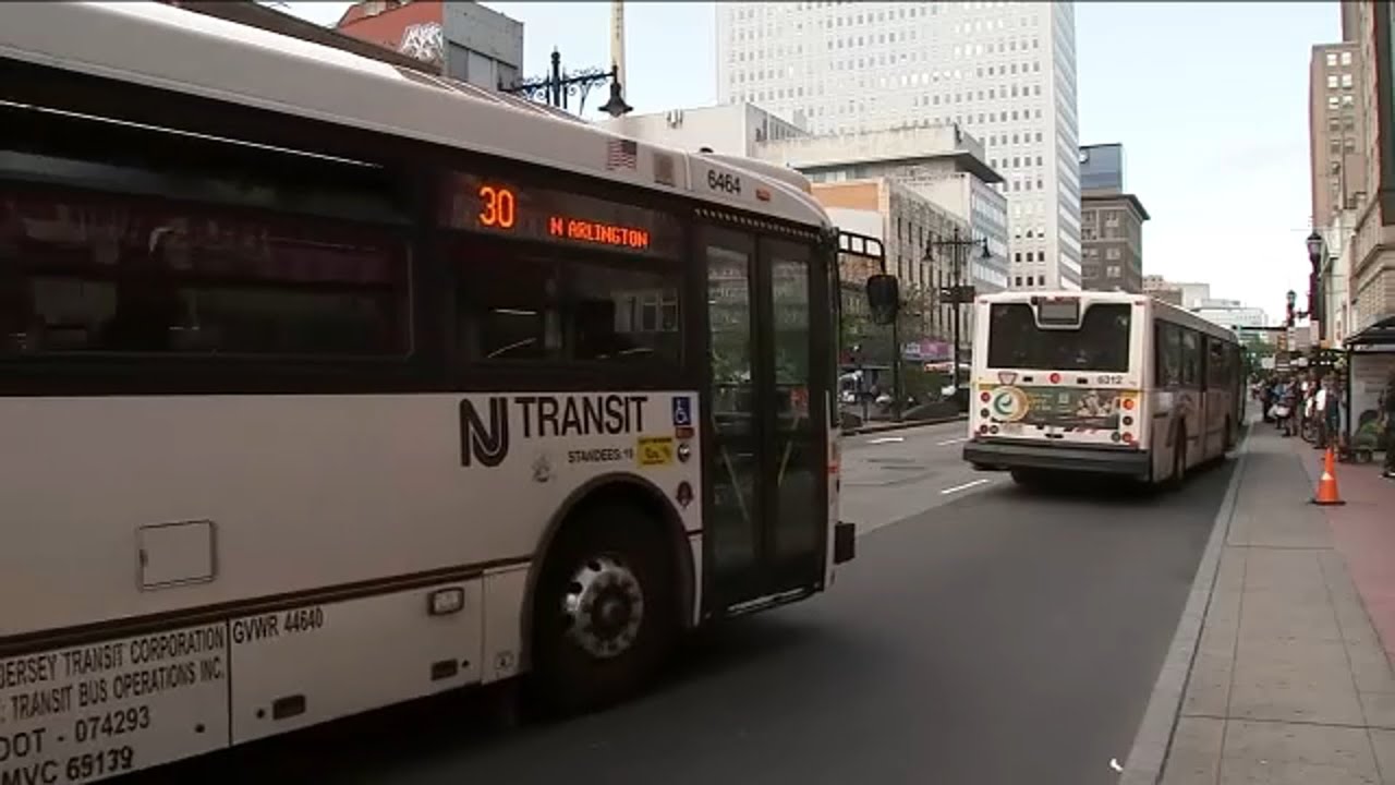 NJ Transit driver, passenger arrest after fight on bus - YouTube