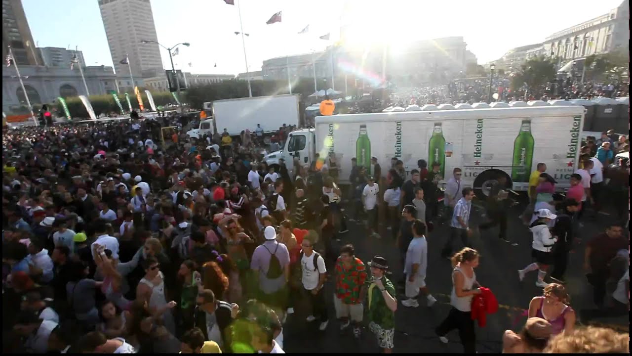 San Francisco LovEvolution 2009 from the top of the Queen Beast firetruck