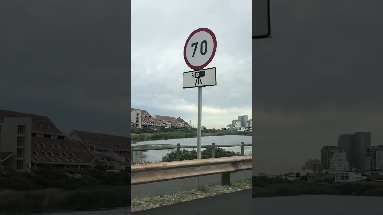 🚗 Driving in Cape Town towards the famous Blouberstrand beach 