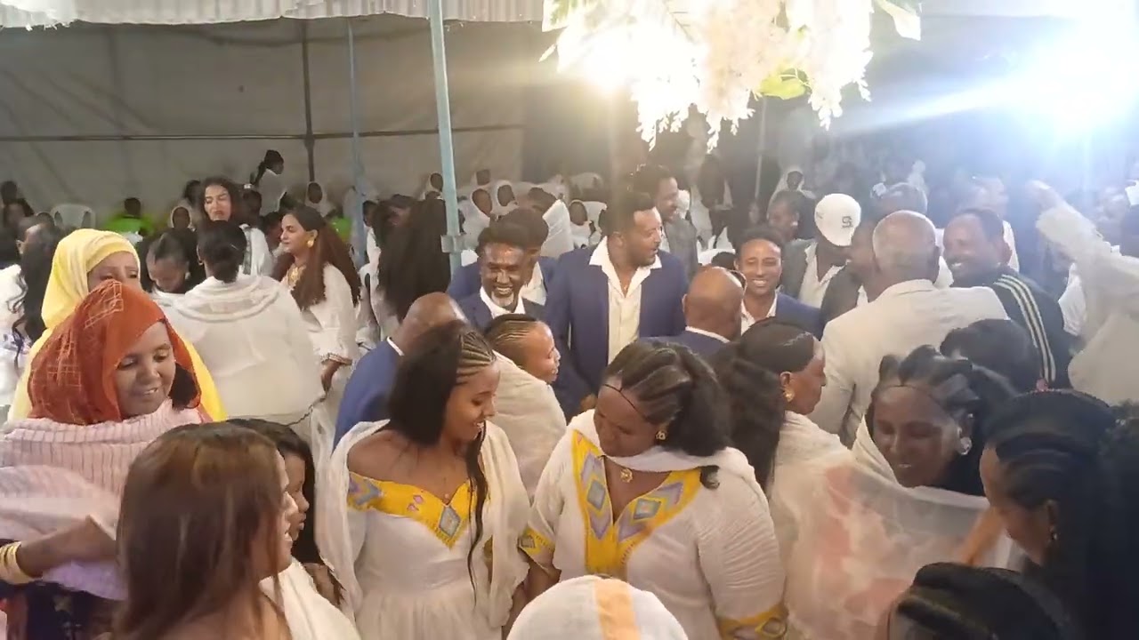 ድምጻዊ ሕሉፍ አለሙ አብ ናይ ድያቆን ያቆብ ሃፍቶም ወዱ ንሃፍቶም (ወዲ ገሬ) መርዓ ዝተጻወቶ ባህላዊ ደርፊ።