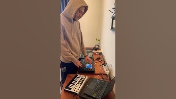 Tape wobble with the xyfx #mpclive #akai #producerlife #vietnam #unitedstates