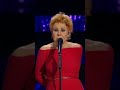 Capture de la vidéo Ornella Vanoni - Una Ragione Di Più (Sanremo 2023)