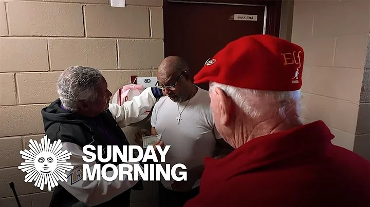 Secret Santa enlists a Baltimore elf to spread Christmas cheer