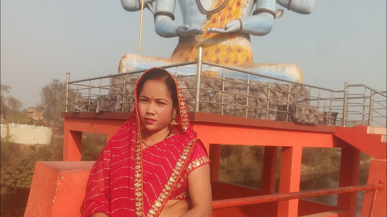 आज हमारे कप्तानगंज के पार्क में जिसको देखकर सभी लोग ही मुझे फोटो खिंचवाने लगे हैं