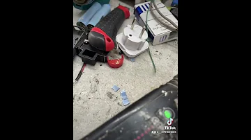 تحوير بطاريات وشاحن هيتاشي امباكت الى ليثيوم 